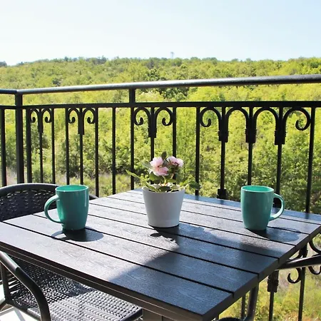 Lilia каваци, Appartement